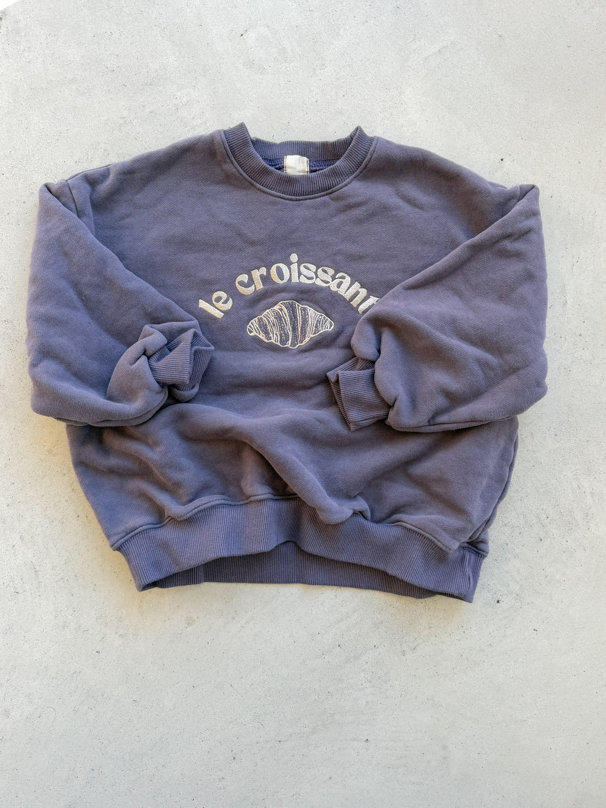 Le Croissant Sweatshirt 🥐 - Sweatshirts/Hoodies - Everybody Amsterdam