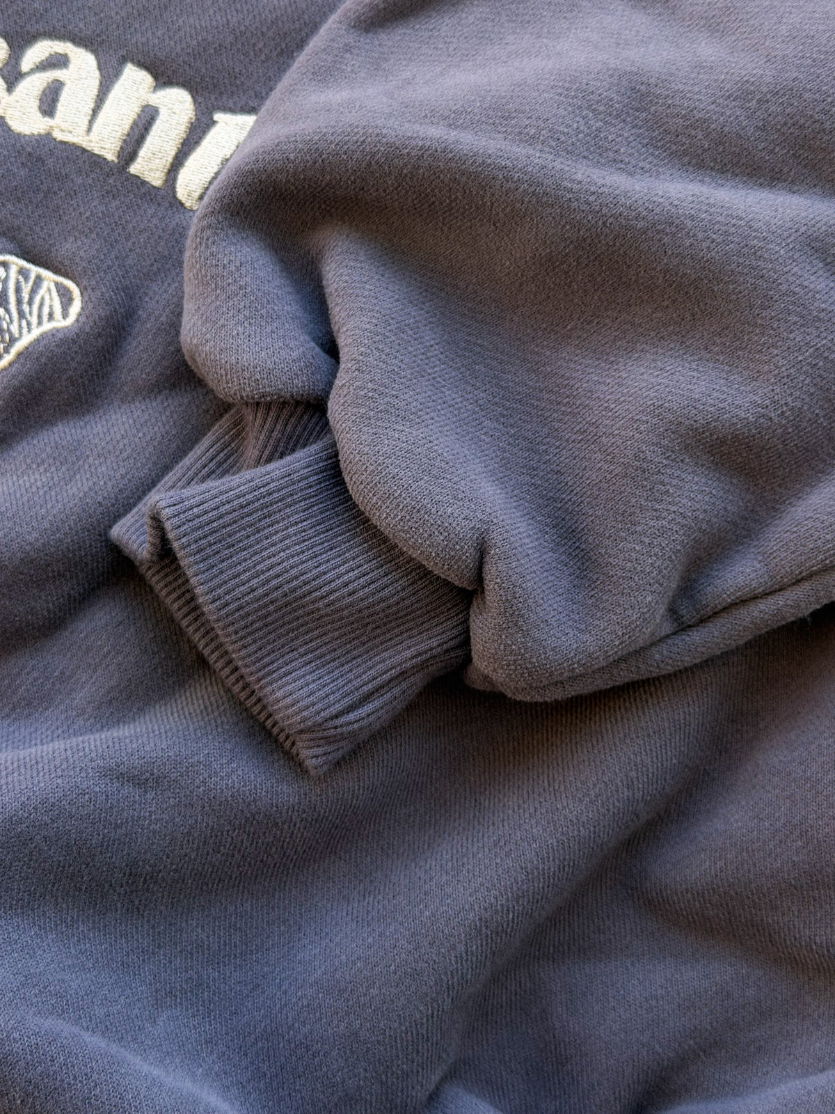 Le Croissant Sweatshirt 🥐 - Sweatshirts/Hoodies - Everybody Amsterdam