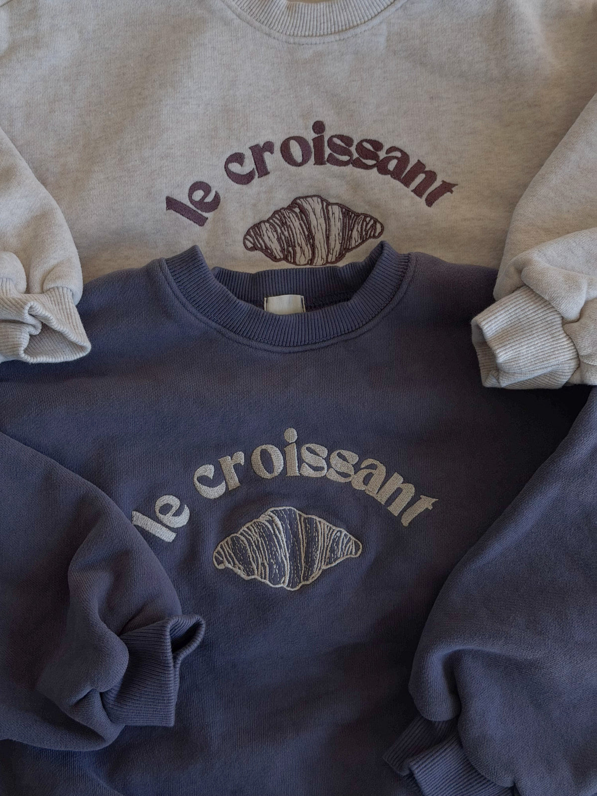 Le Croissant Sweatshirt 🥐 - Sweatshirts/Hoodies - Everybody Amsterdam