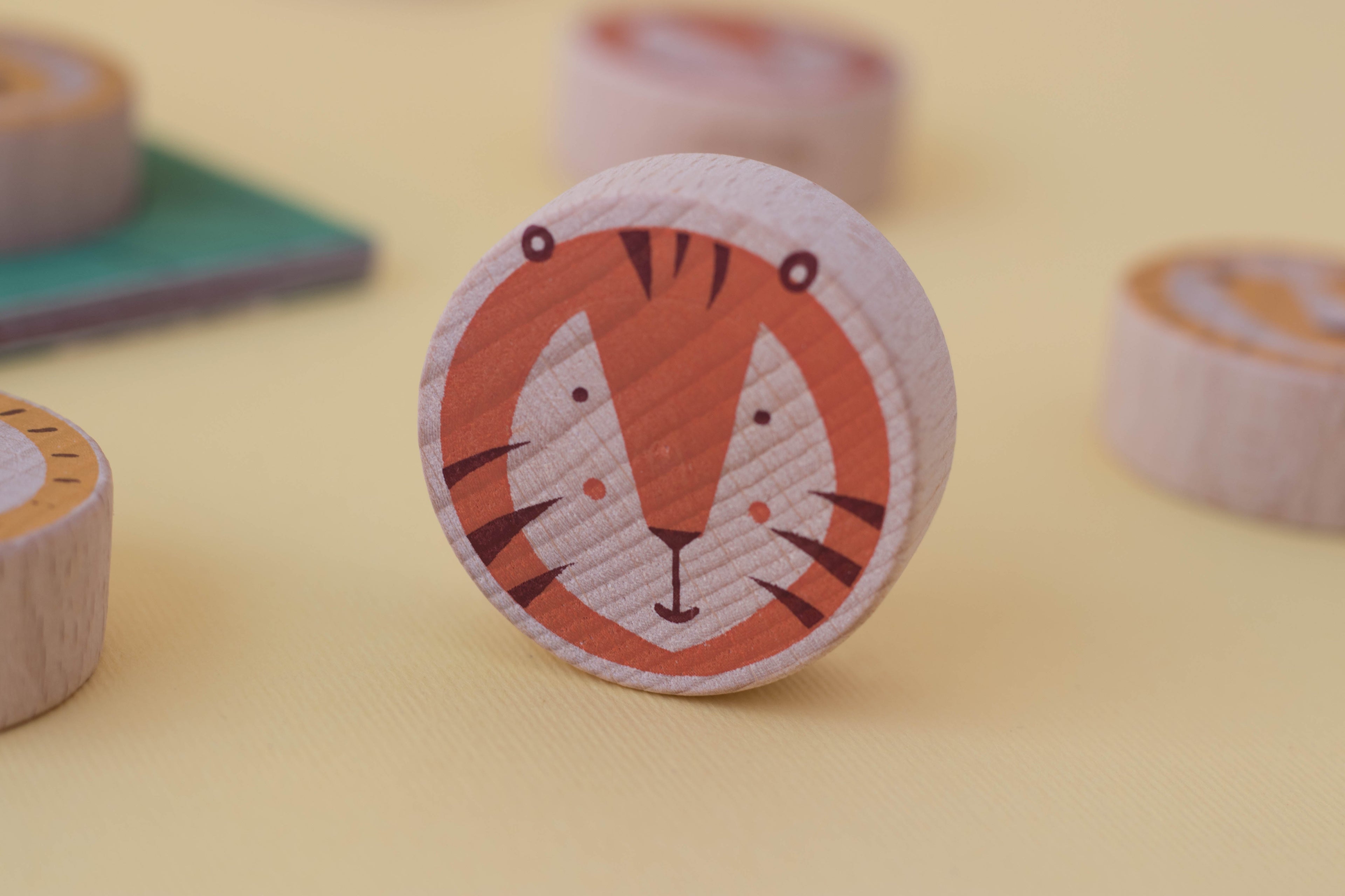 Lion and tiger tic tac toe Board Game Londji