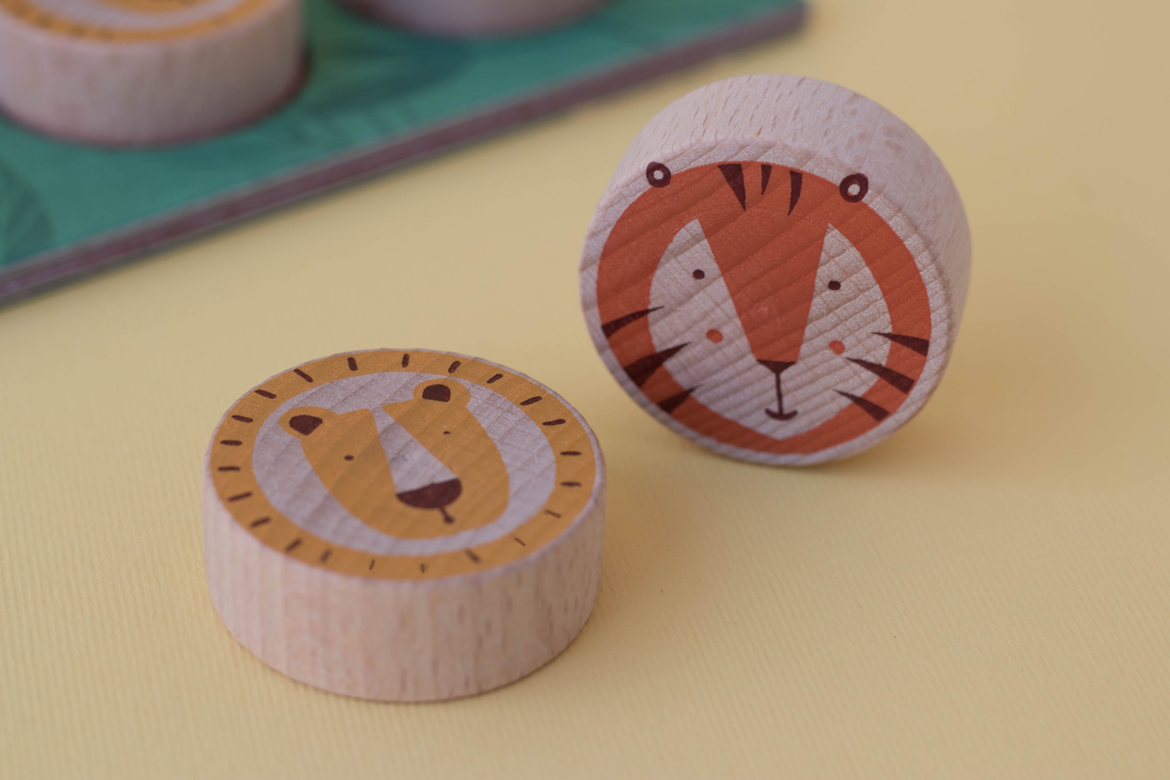 Lion and tiger tic tac toe Board Game Londji
