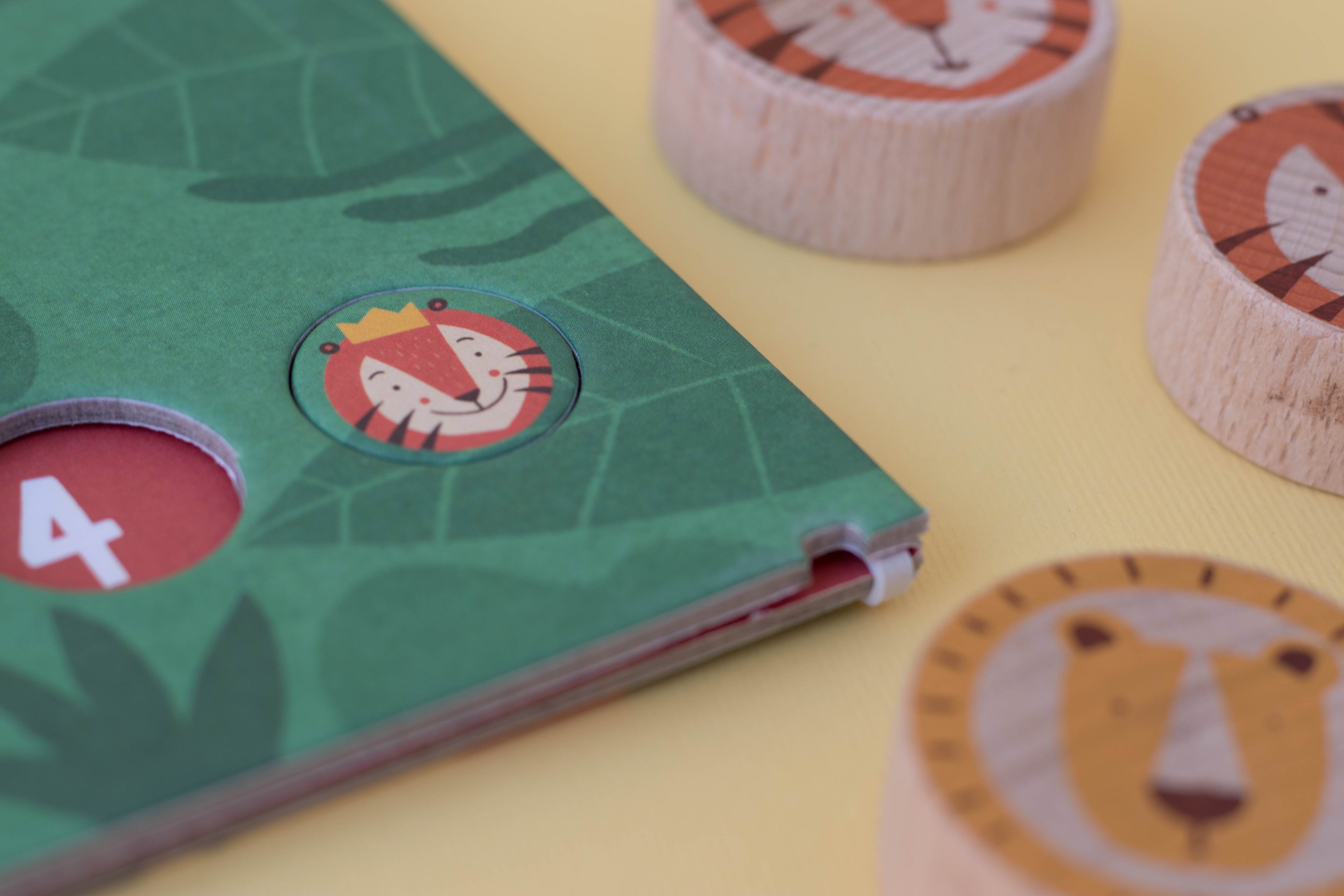 Lion and tiger tic tac toe Board Game Londji