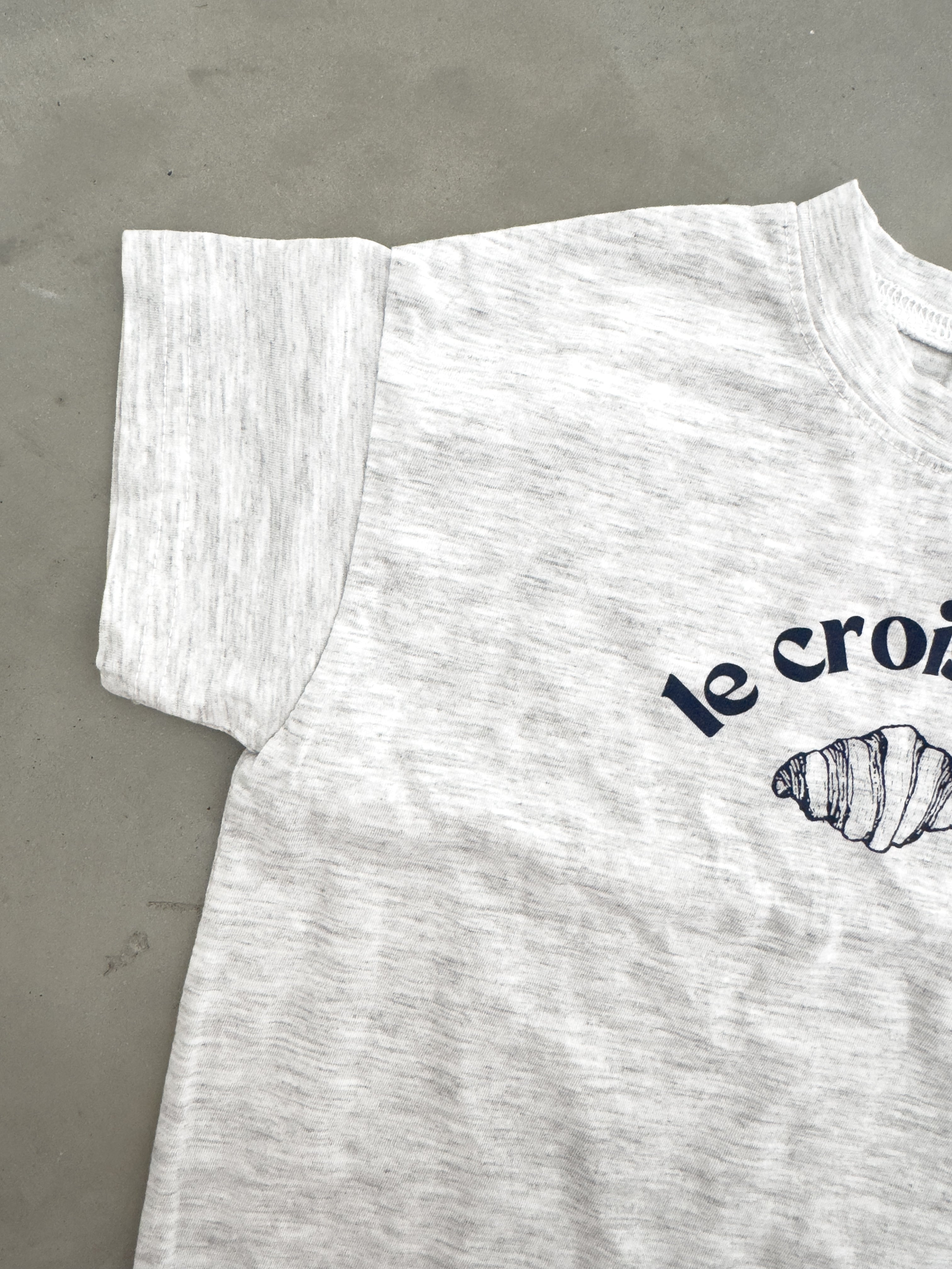 Le Croissant Lowered shoulder T-Shirt