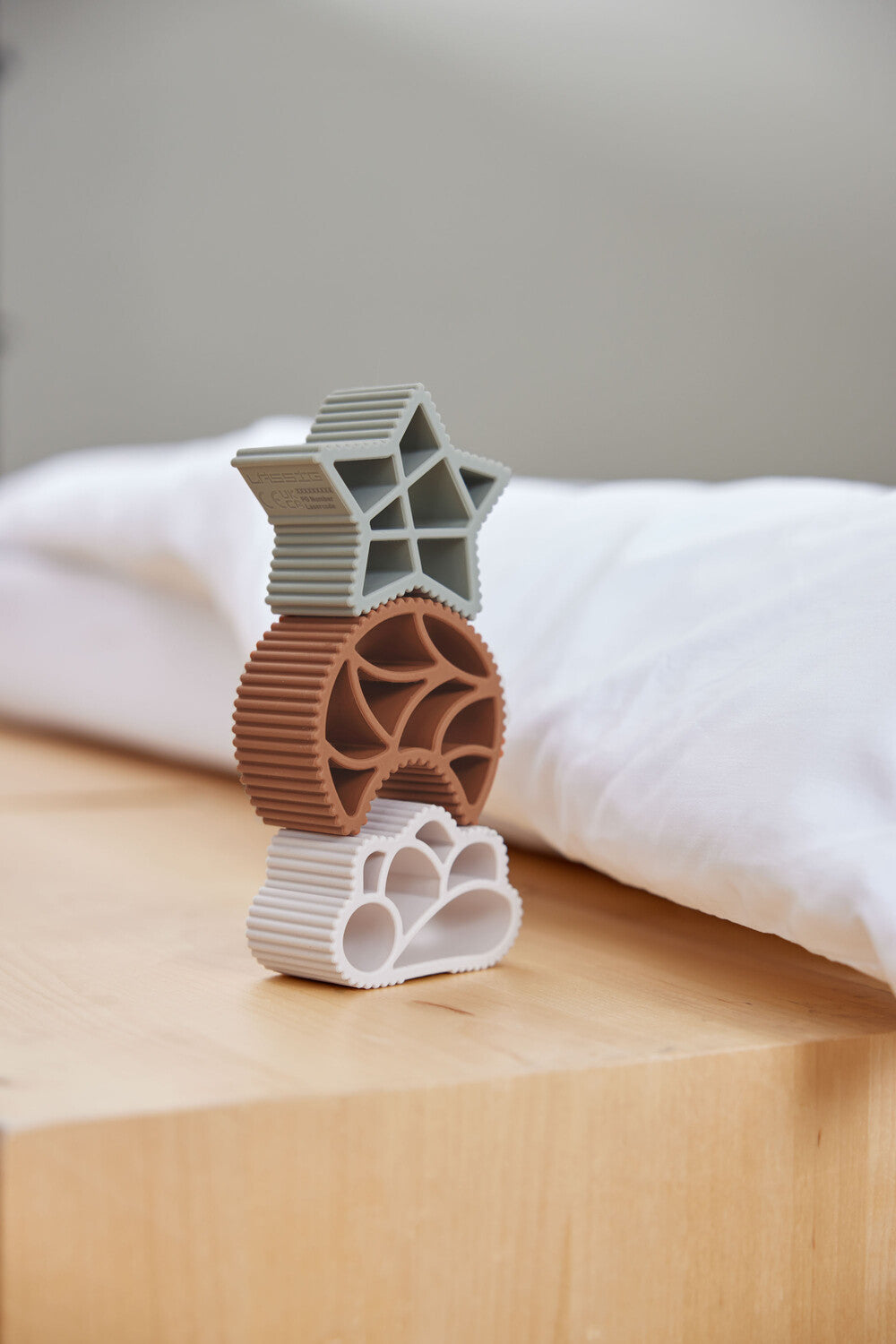 Sensory Stacking Tower Little Universe Cloud-Moon-Star - Toy - Everybody Amsterdam