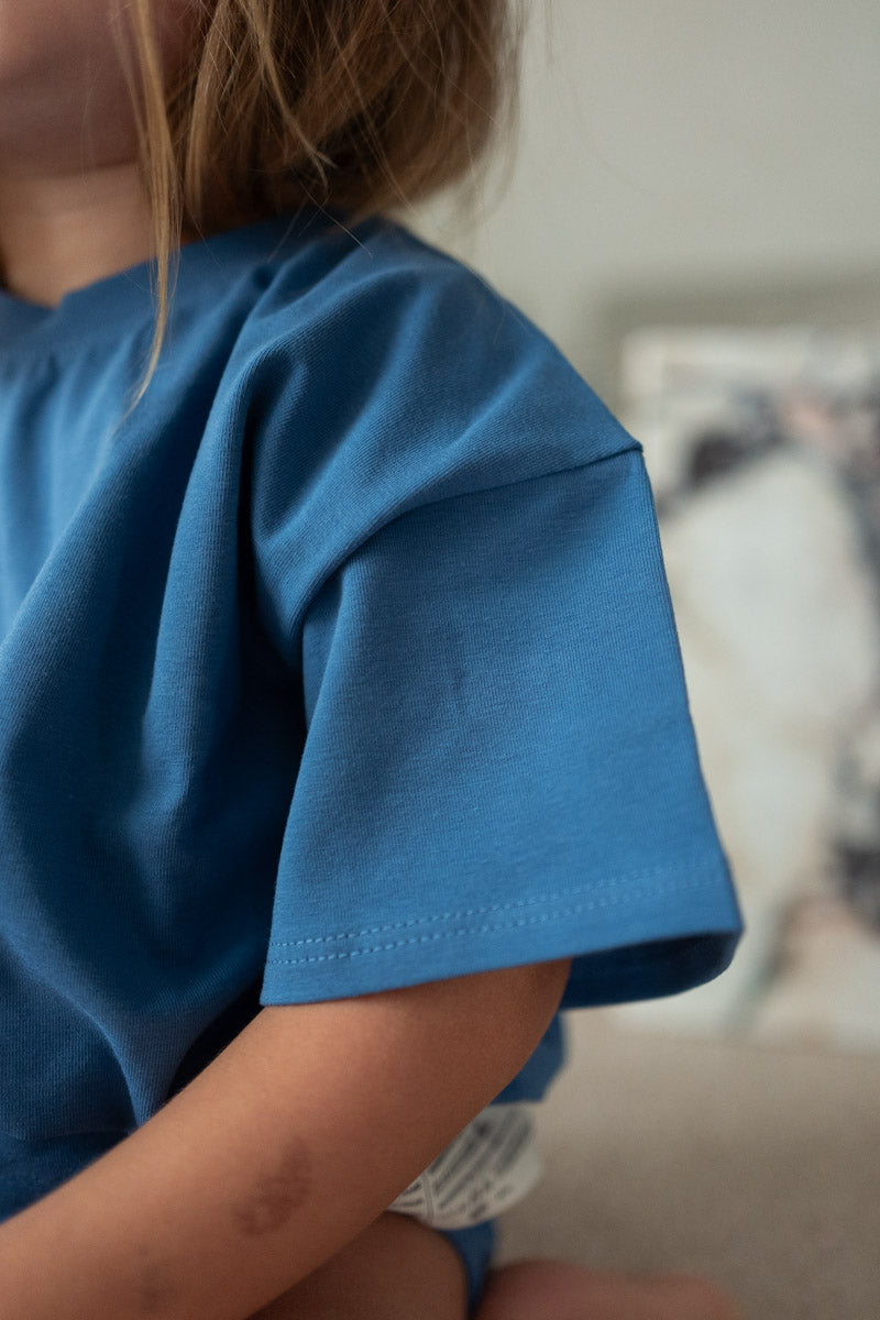 Oversized kids body t-shirt blue  - Body t-shirt  - Everybody Amsterdam