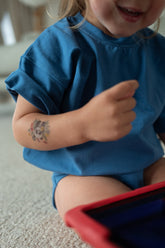 Oversized kids body t-shirt blue  - Body t-shirt  - Everybody Amsterdam