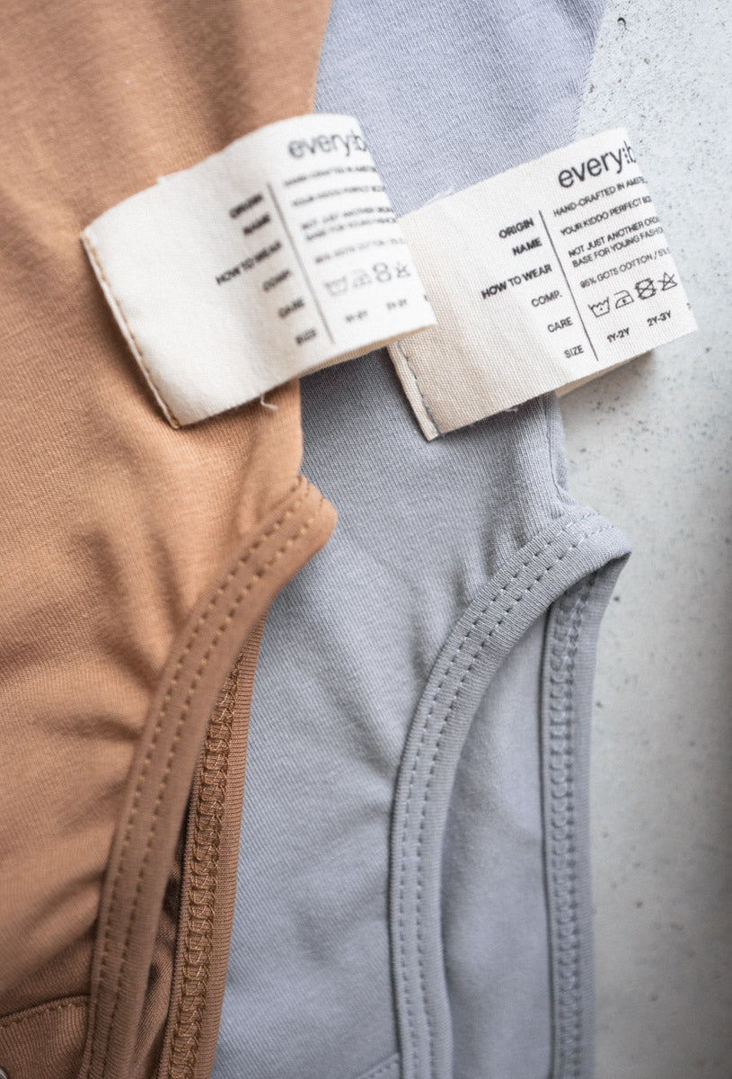 Oversized kids body t-shirt beige / gray - Body t-shirt - Everybody Amsterdam