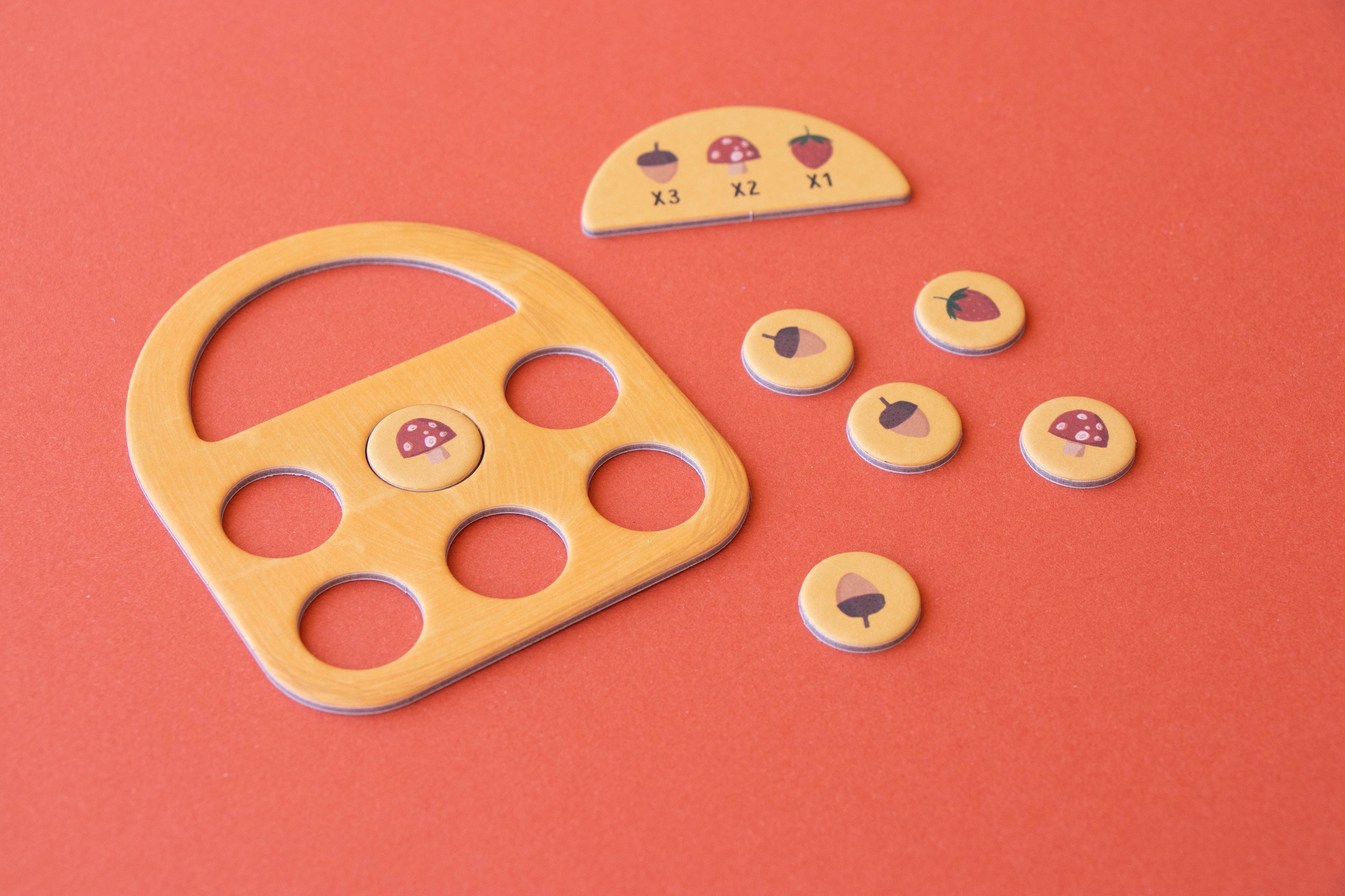 STRAWBERRIES Tiny Pocket Board Game Londji