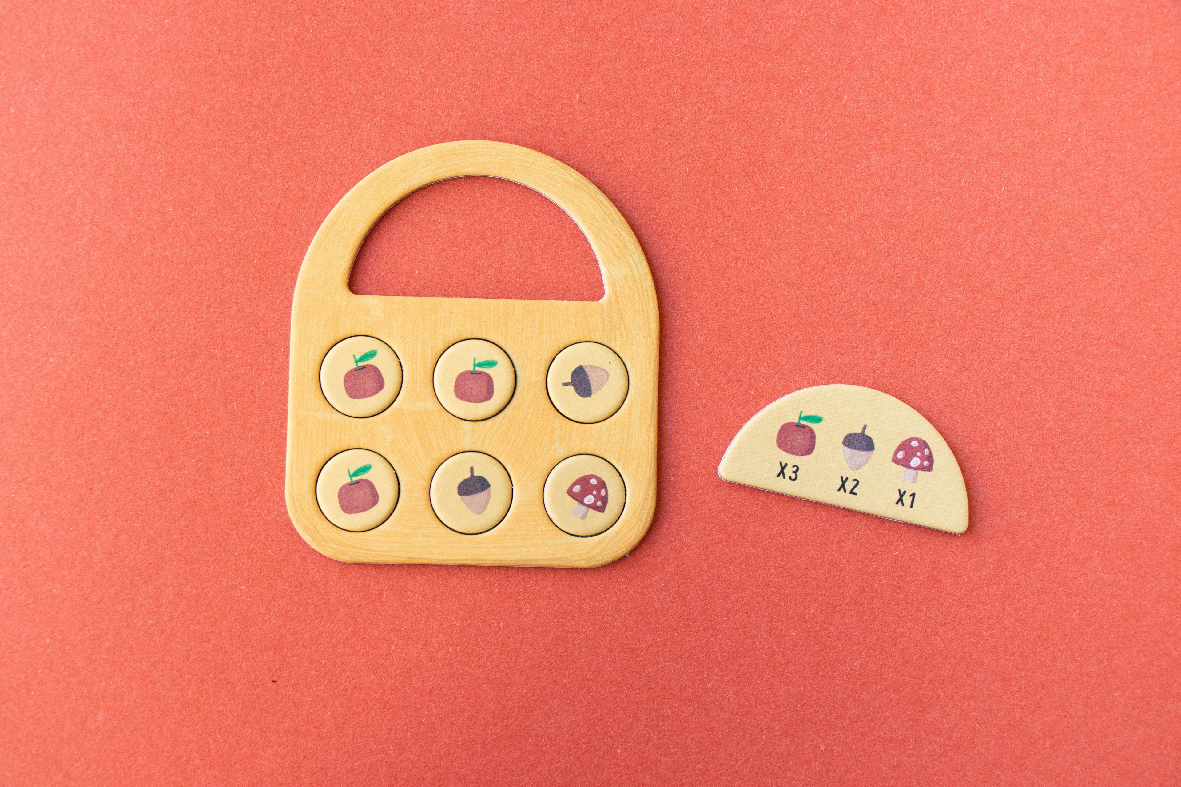STRAWBERRIES Tiny Pocket Board Game Londji