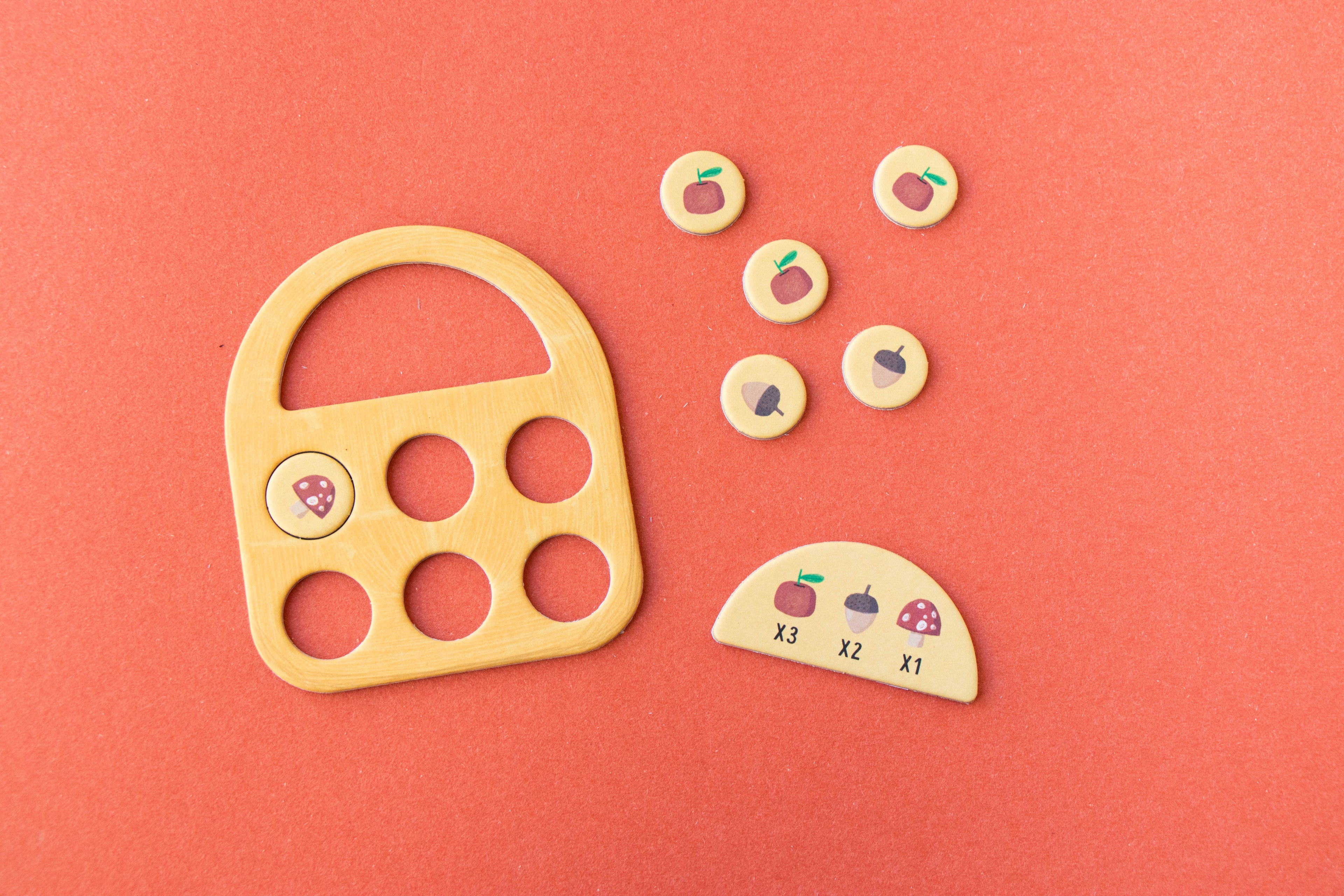 STRAWBERRIES Tiny Pocket Board Game Londji