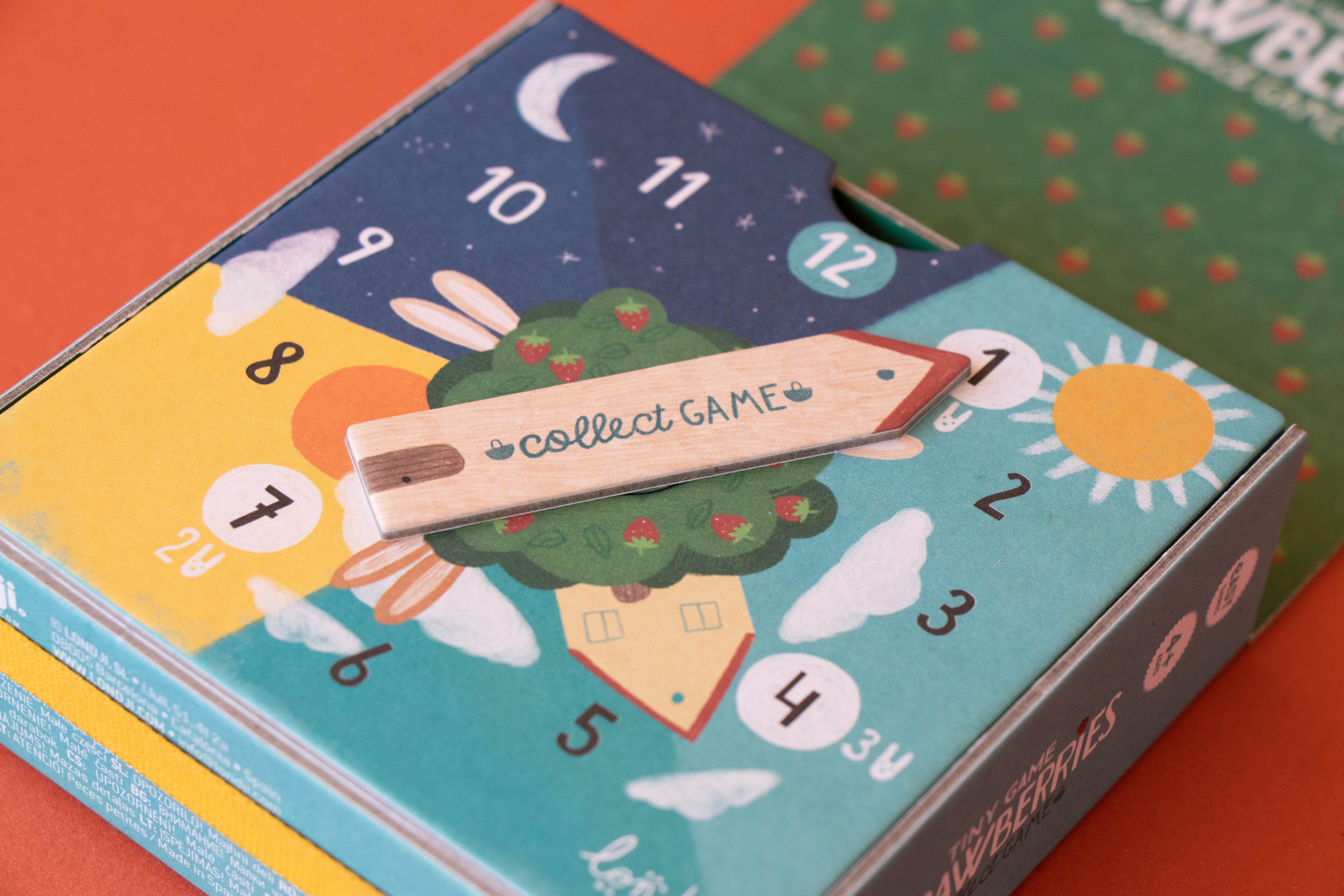 STRAWBERRIES Tiny Pocket Board Game