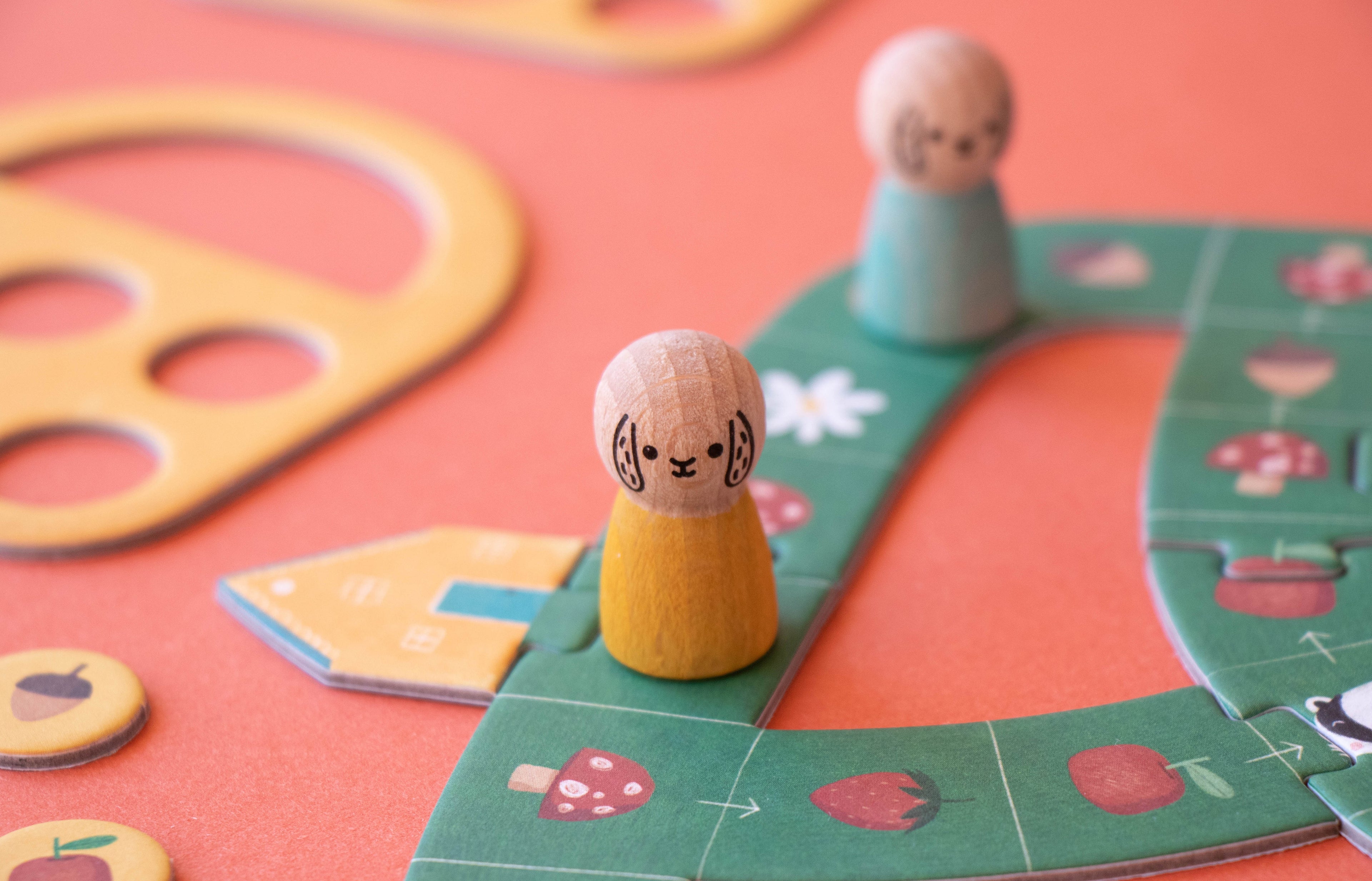STRAWBERRIES Tiny Pocket Board Game Londji
