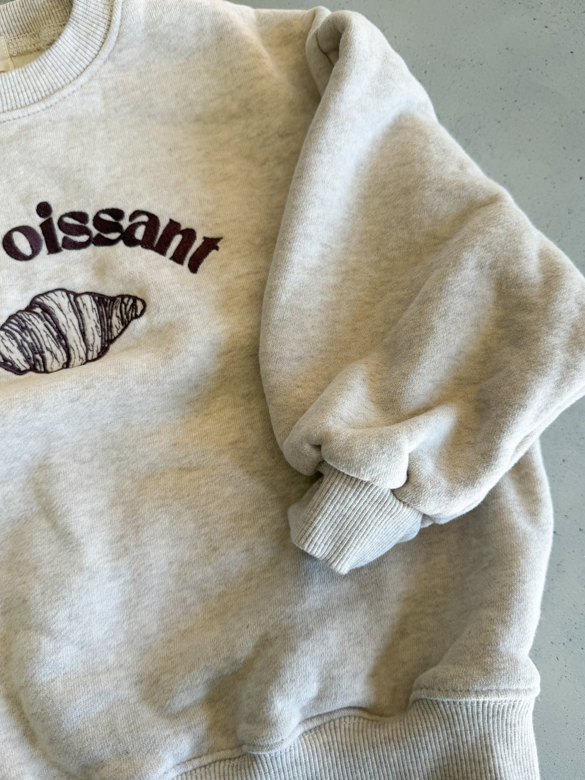 Le Croissant Sweatshirt 🥐  - Sweatshirts/Hoodies  - Everybody Amsterdam