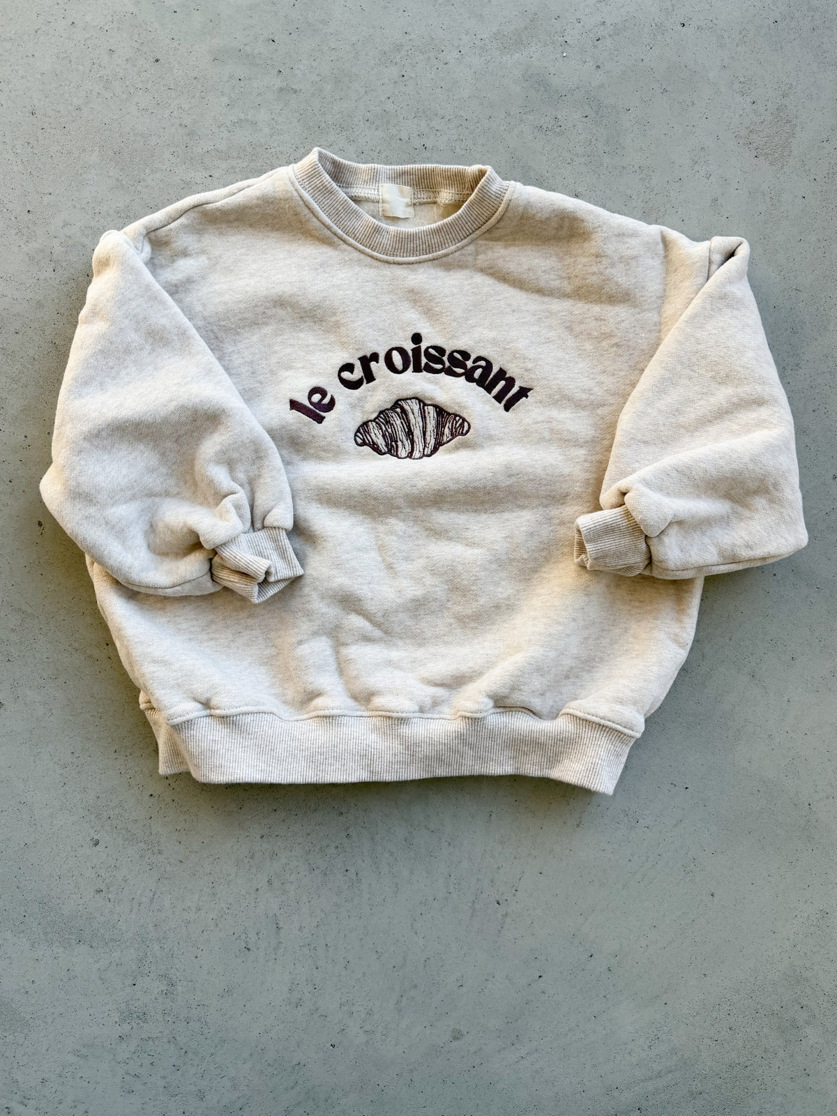 Le Croissant Sweatshirt 🥐  - Sweatshirts/Hoodies  - Everybody Amsterdam