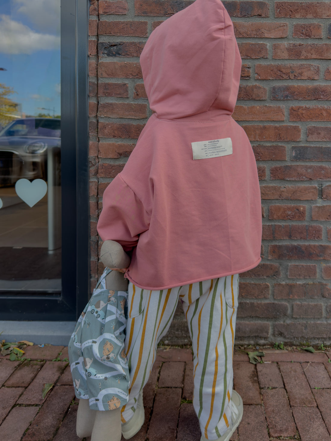 Every.Body Oversized Kids Cropped Hoodie Dusty Pink  - Sweatshirts/Hoodies  - Everybody Amsterdam 