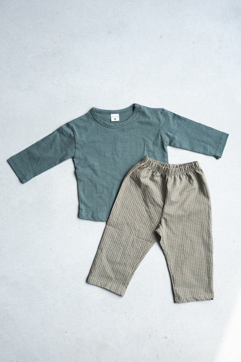 Tee Pants Top Bottom Set - Black - Khaki  - Cotton Set  - Everybody Amsterdam 