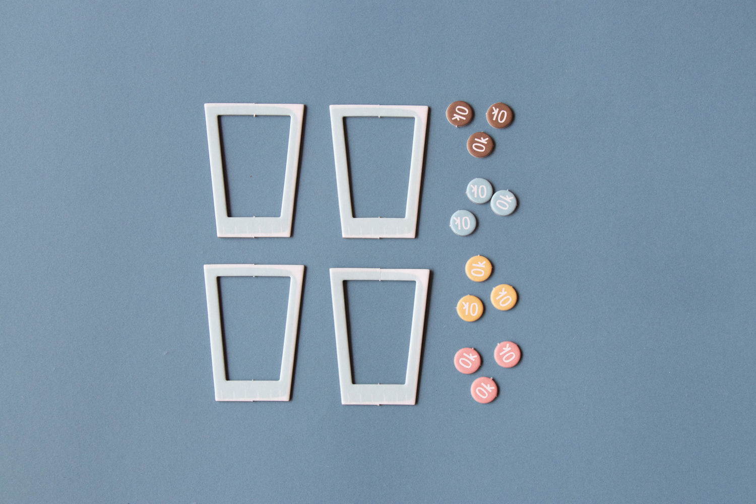 SHAKES Tiny Pocket Board Game