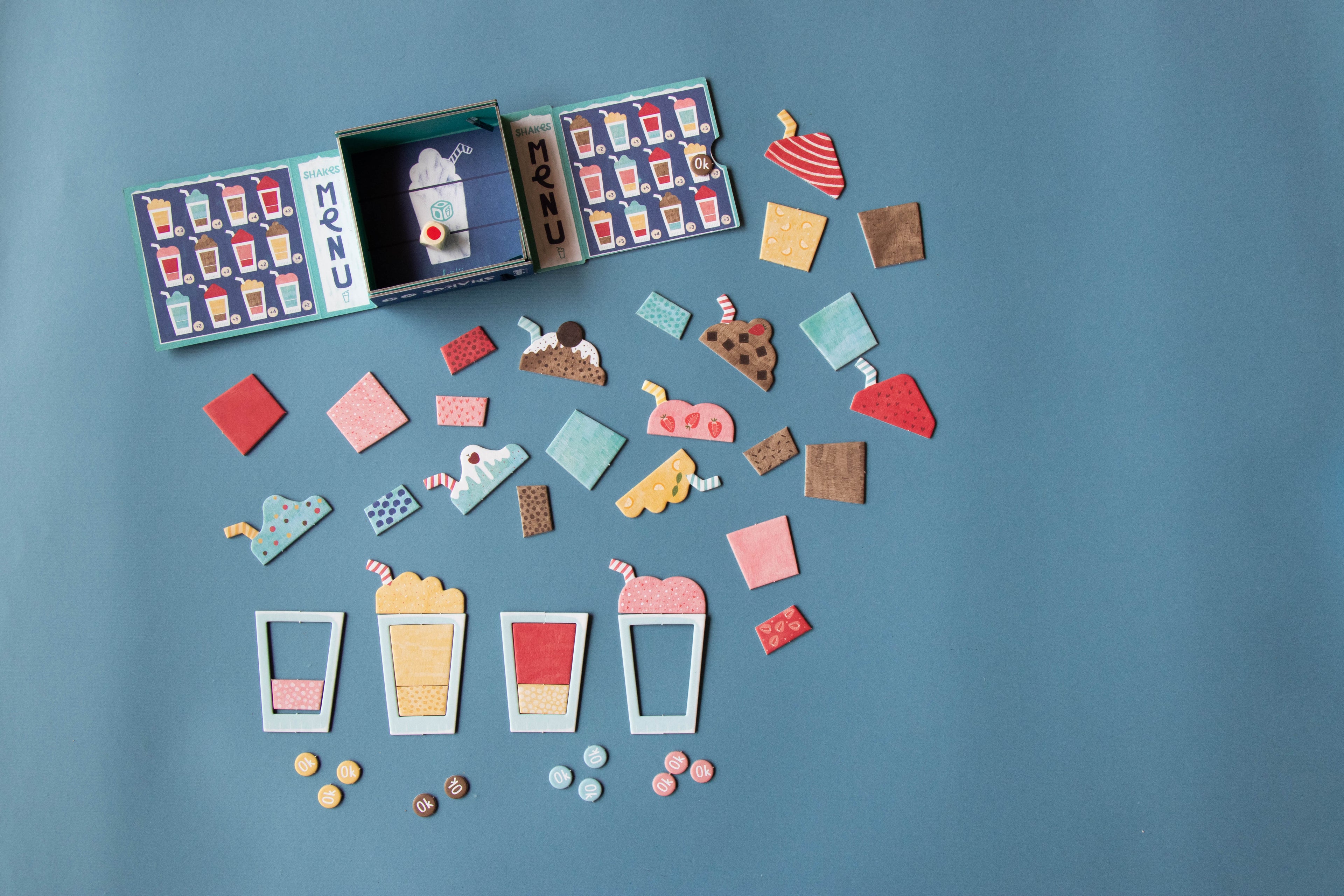 SHAKES Tiny Pocket Board Game